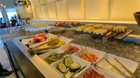 9 spoons breakfast buffet review.